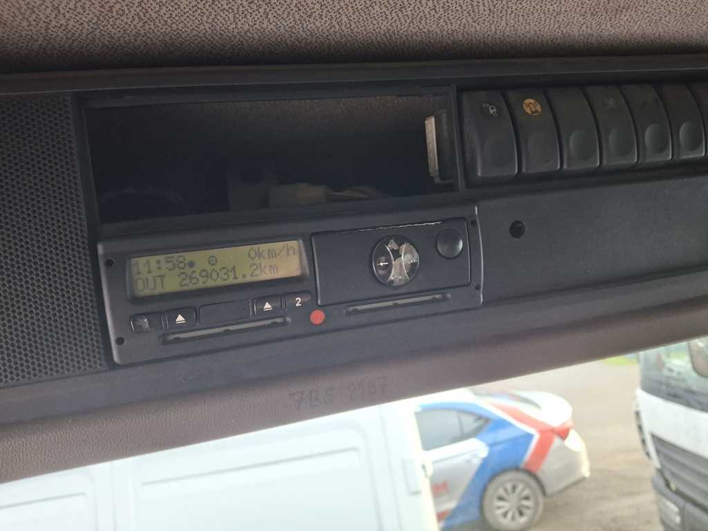 Kipper DAF CF 85.460, 6X4, BEACONS: das Bild 15