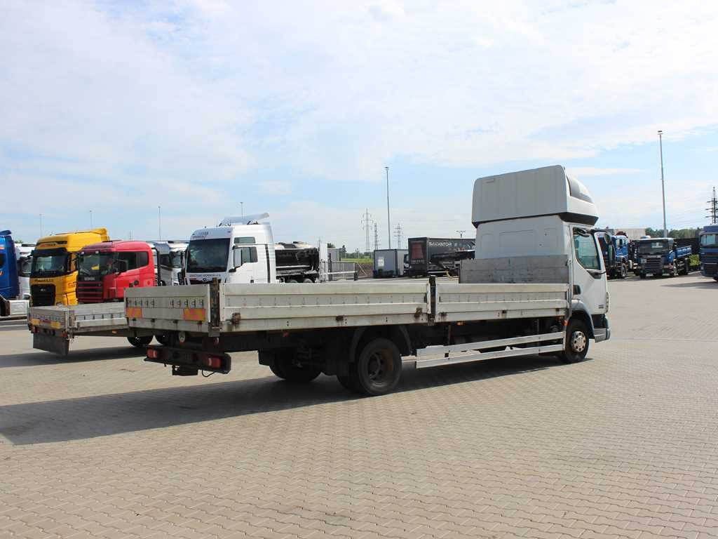 DAF LF 45.180, SLEEPING BODY, EURO 3, TIRES 80% - Pritsche LKW: das Bild 4 DAF LF 45.180, SLEEPING BODY, EURO 3, TIRES 80% - Pritsche LKW: das Bild 4