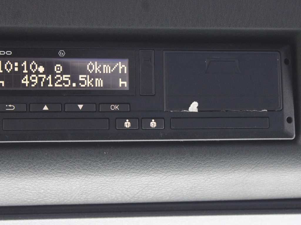 Kipper MAN TGA 41.480, 8X6, THREE-SIDED, EURO 3, RETARDER: das Bild 17