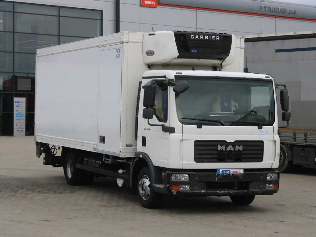 MAN TGL 12.210, EURO 4, HYDRAULIC FRONT, CARRIER SUPRA 850 Mt, 2X EVAPORATOR - Kühlkoffer LKW: das Bild 3 MAN TGL 12.210, EURO 4, HYDRAULIC FRONT, CARRIER SUPRA 850 Mt, 2X EVAPORATOR - Kühlkoffer LKW: das Bild 3