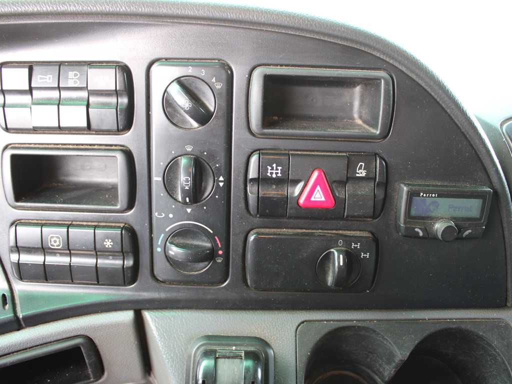 Pritsche LKW, Autokran Mercedes-Benz Actros 2644, 6X4, EURO 4, CRANE FASSI F210: das Bild 16