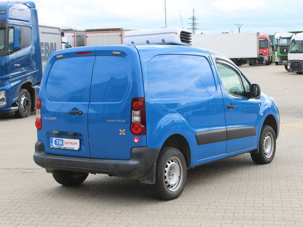 Peugeot PEUGEOT PARTNER, 4X4, CARRIER NEOS 100 - Kühltransporter: das Bild 4 Peugeot PEUGEOT PARTNER, 4X4, CARRIER NEOS 100 - Kühltransporter: das Bild 4