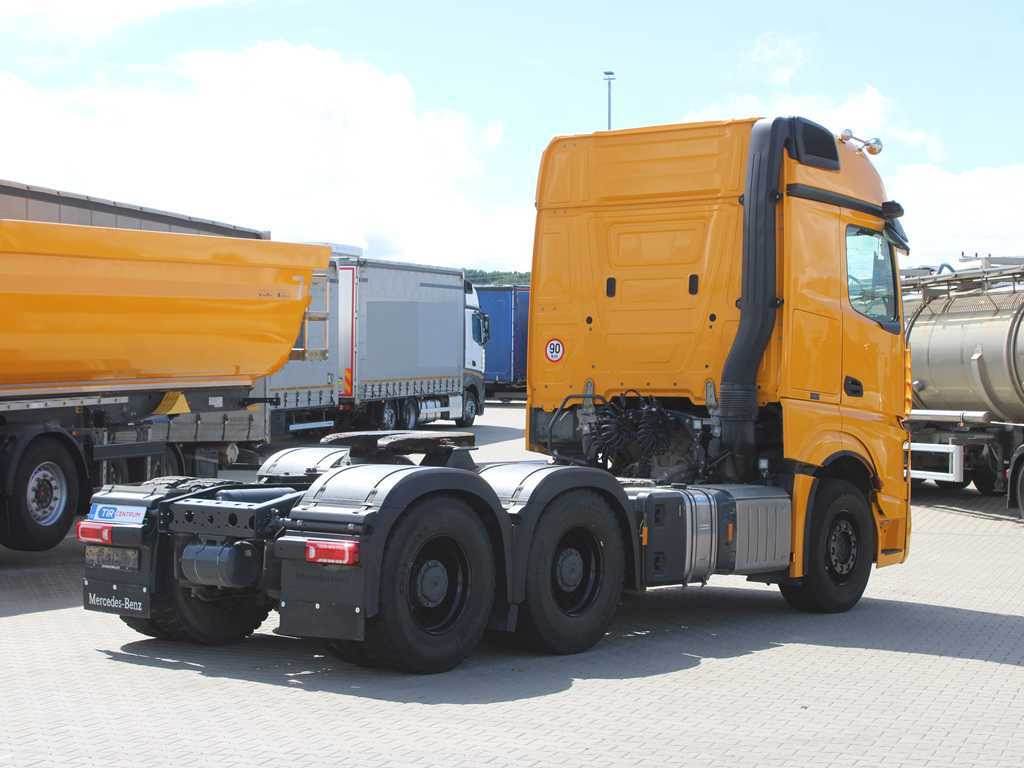 Mercedes-Benz ACTROS 3363, 6X4, EURO 6, RETARDER, HYDRAULIC, BIG SPACE - Sattelzugmaschine: das Bild 4 Mercedes-Benz ACTROS 3363, 6X4, EURO 6, RETARDER, HYDRAULIC, BIG SPACE - Sattelzugmaschine: das Bild 4
