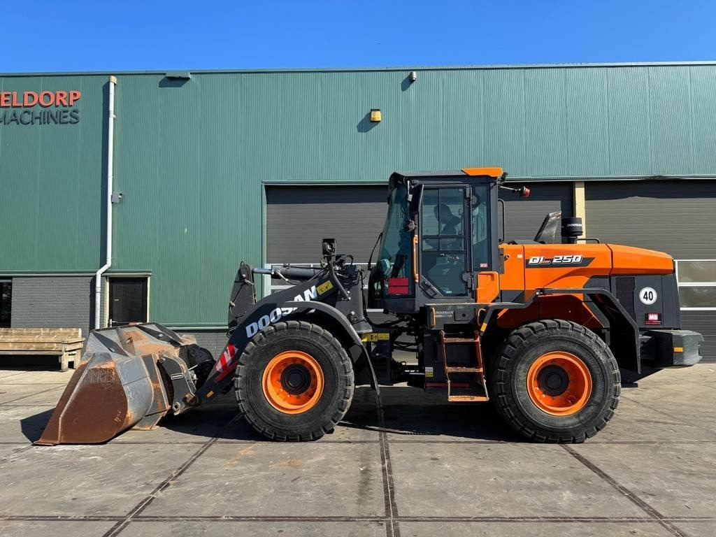 Doosan DL250-7 - Radlader: das Bild 1 Doosan DL250-7 - Radlader: das Bild 1