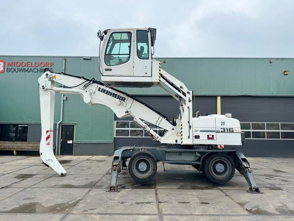 Liebherr A 316 - Umschlagbagger: das Bild 1 Liebherr A 316 - Umschlagbagger: das Bild 1
