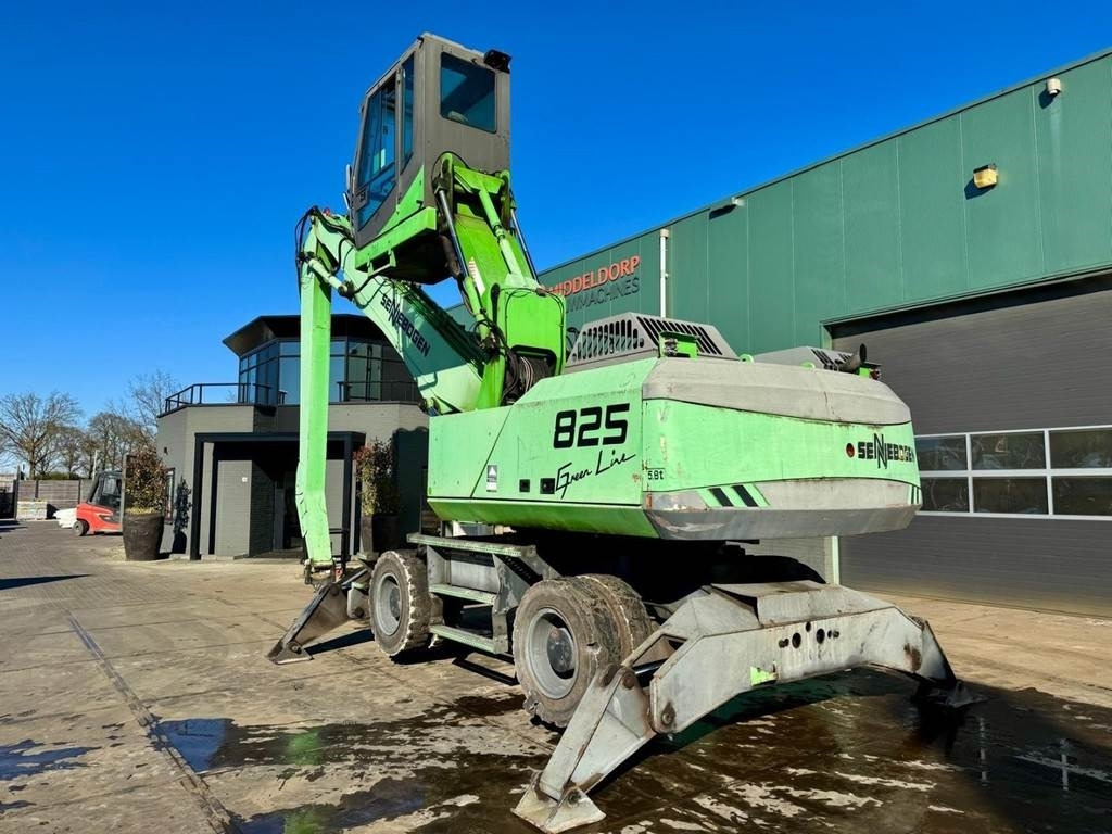Sennebogen 825M C - Umschlagbagger: das Bild 3 Sennebogen 825M C - Umschlagbagger: das Bild 3