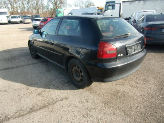 Audi A3 Limousine 1,9 TDI Ersatzteilträger - Limousine: das Bild 3 Audi A3 Limousine 1,9 TDI Ersatzteilträger - Limousine: das Bild 3