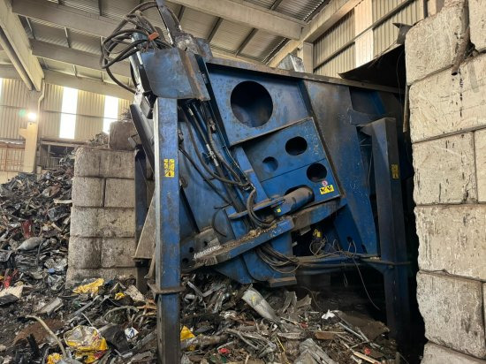 Schrottschere Bonfiglioli Squalo 1500 - Industriemaschine: das Bild 2 Schrottschere Bonfiglioli Squalo 1500 - Industriemaschine: das Bild 2