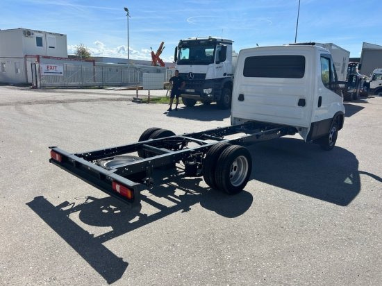 Iveco Daily 40 - 180 Fahrgestell, E6 Ohne Motor/Ohne Getriebe 2 Stück verfügbar - Fahrgestell LKW: das Bild 5 Iveco Daily 40 - 180 Fahrgestell, E6 Ohne Motor/Ohne Getriebe 2 Stück verfügbar - Fahrgestell LKW: das Bild 5