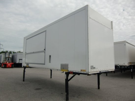 Krone Wechselpritsche 7,30 Meter Koffer Spezialaufbau, mobiler Messestand - Wohncontainer: das Bild 3 Krone Wechselpritsche 7,30 Meter Koffer Spezialaufbau, mobiler Messestand - Wohncontainer: das Bild 3