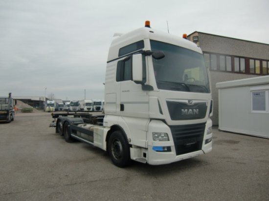 MAN TGX 26.460 XXL 6x2 Liftachse Euro 6 Unterfaltbühne - Containerwagen/ Wechselfahrgestell LKW: das Bild 3 MAN TGX 26.460 XXL 6x2 Liftachse Euro 6 Unterfaltbühne - Containerwagen/ Wechselfahrgestell LKW: das Bild 3