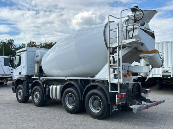 Mercedes-Benz Arocs 3743, 8x4 Betonmischer, Euro 6, 9m³ Liebherr Mischer - Fahrmischer: das Bild 4 Mercedes-Benz Arocs 3743, 8x4 Betonmischer, Euro 6, 9m³ Liebherr Mischer - Fahrmischer: das Bild 4