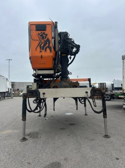 Plateau-Wechselpritsche mit Loglift 140S inkl. Rotator und Greifer - Container/ Wechselfahrgestell Anhänger: das Bild 5 Plateau-Wechselpritsche mit Loglift 140S inkl. Rotator und Greifer - Container/ Wechselfahrgestell Anhänger: das Bild 5