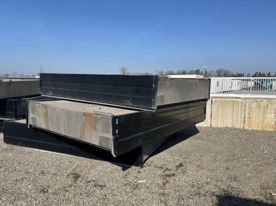 Schwarzmüller 30 Stück Palettenkasten - Planenauflieger: das Bild 1 Schwarzmüller 30 Stück Palettenkasten - Planenauflieger: das Bild 1