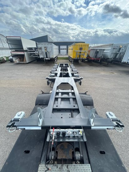 Web Trailer LPRS24 Mitten-Heckschieber 1x20 ft 2x20 ft 1x40ft, - Container/ Wechselfahrgestell Auflieger: das Bild 2 Web Trailer LPRS24 Mitten-Heckschieber 1x20 ft 2x20 ft 1x40ft, - Container/ Wechselfahrgestell Auflieger: das Bild 2