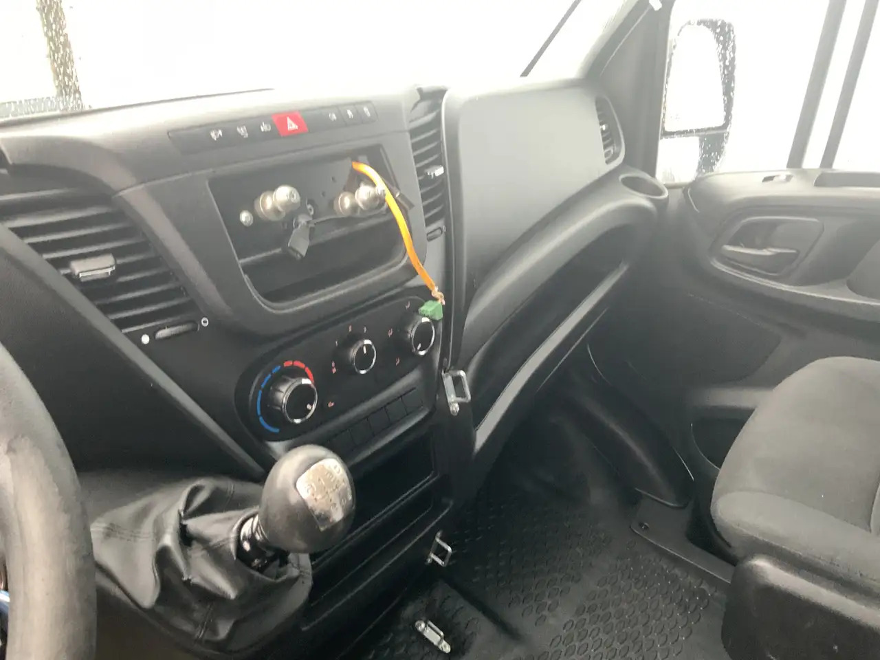 Iveco Daily 35S12 2.3 345 VriesAuto 10 deuren _40 gr onder 0, - Andere Technik: das Bild 5 Iveco Daily 35S12 2.3 345 VriesAuto 10 deuren _40 gr onder 0, - Andere Technik: das Bild 5