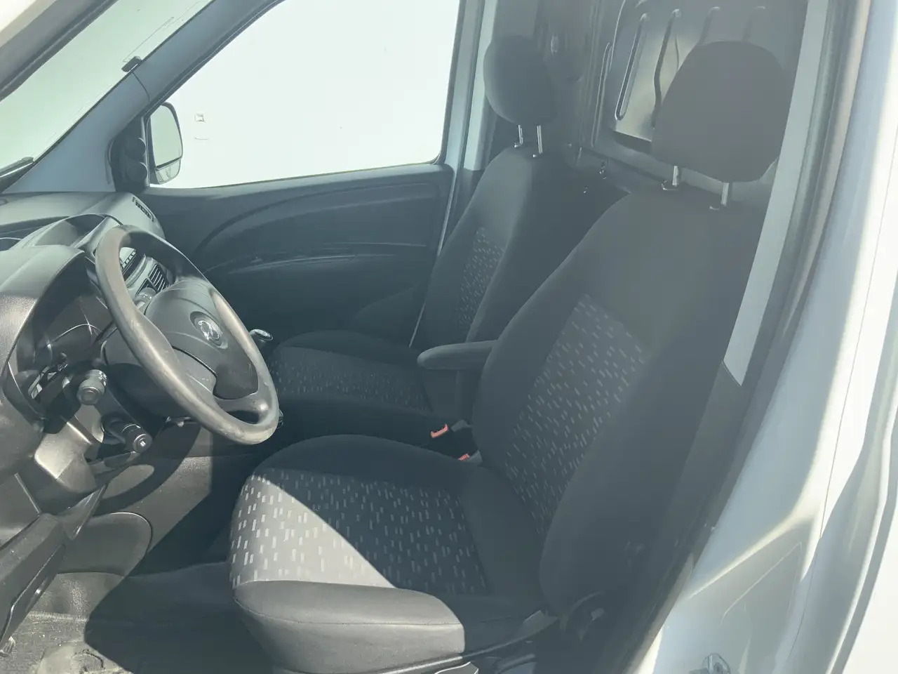 Opel Combo 1.3 CDTi L1H1 EXPORT ecoFLEX Edition Airco Trekhaa - Andere Technik: das Bild 4 Opel Combo 1.3 CDTi L1H1 EXPORT ecoFLEX Edition Airco Trekhaa - Andere Technik: das Bild 4