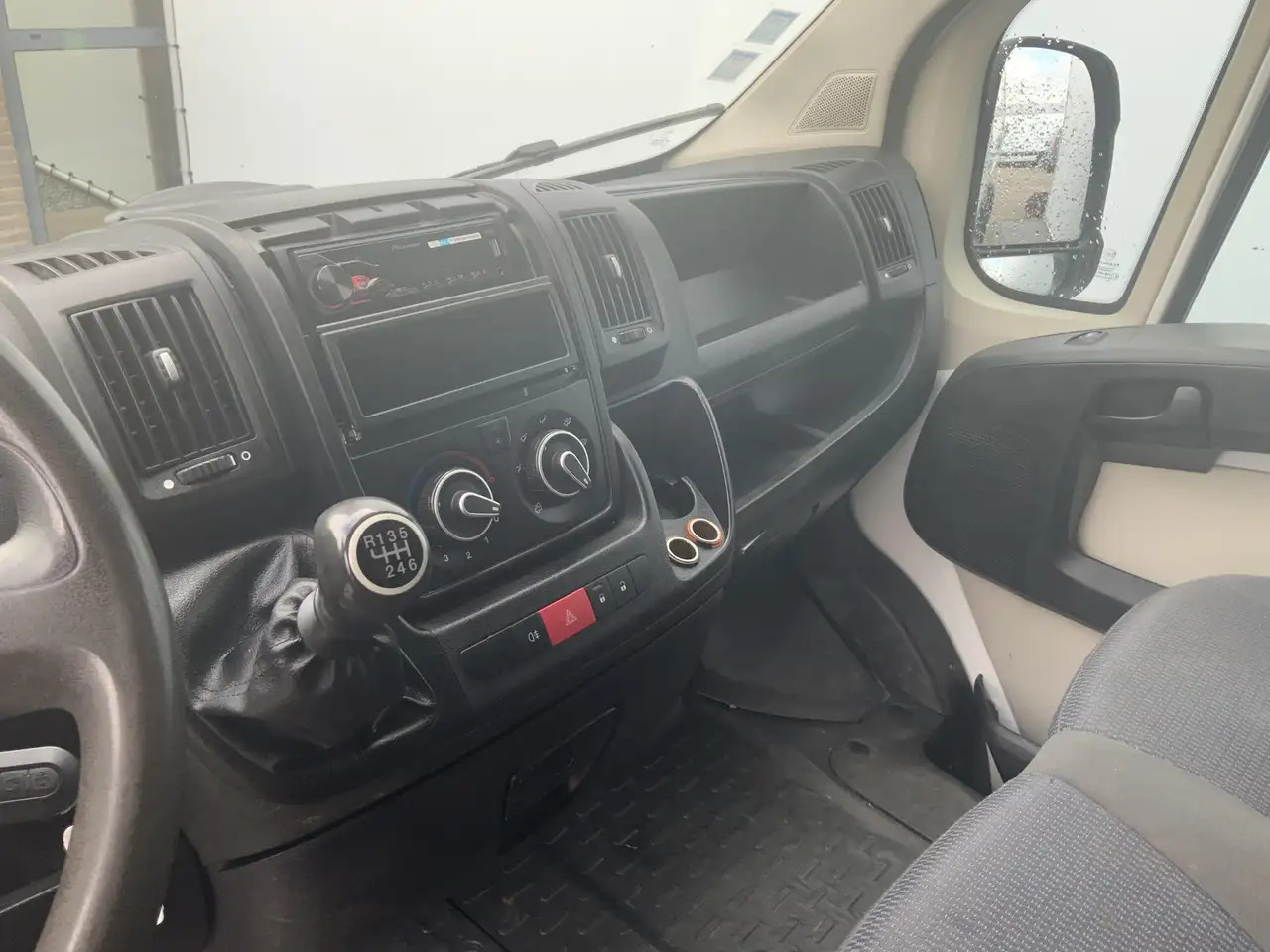 Citroen Jumper 35 2.2 HDI L4H3 Maxi (motor lampje brand !!) Airco - Kastenwagen: das Bild 5 Citroen Jumper 35 2.2 HDI L4H3 Maxi (motor lampje brand !!) Airco - Kastenwagen: das Bild 5