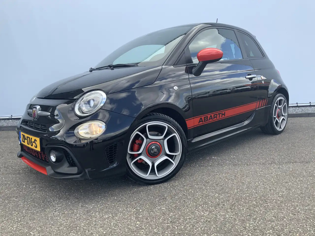 Fiat 500C Abarth 1.4 T-Jet 595 Automaat Euro 6 - PKW: das Bild 1 Fiat 500C Abarth 1.4 T-Jet 595 Automaat Euro 6 - PKW: das Bild 1