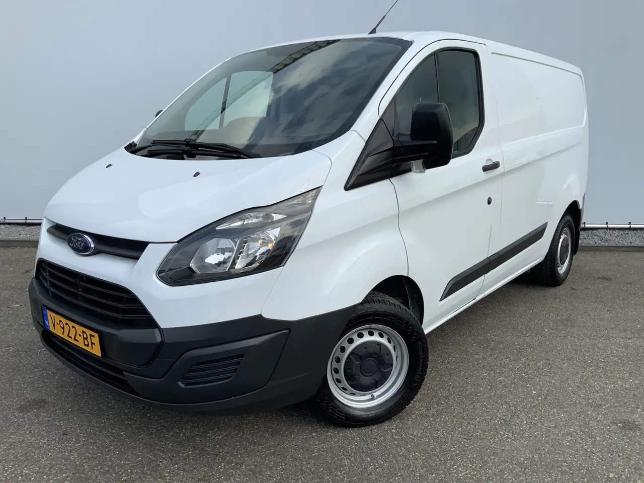 Ford Transit Custom 270 2.2 TDCI L1H1 Economy Edition Airco Cruise 3 Z - Kastenwagen: das Bild 1 Ford Transit Custom 270 2.2 TDCI L1H1 Economy Edition Airco Cruise 3 Z - Kastenwagen: das Bild 1