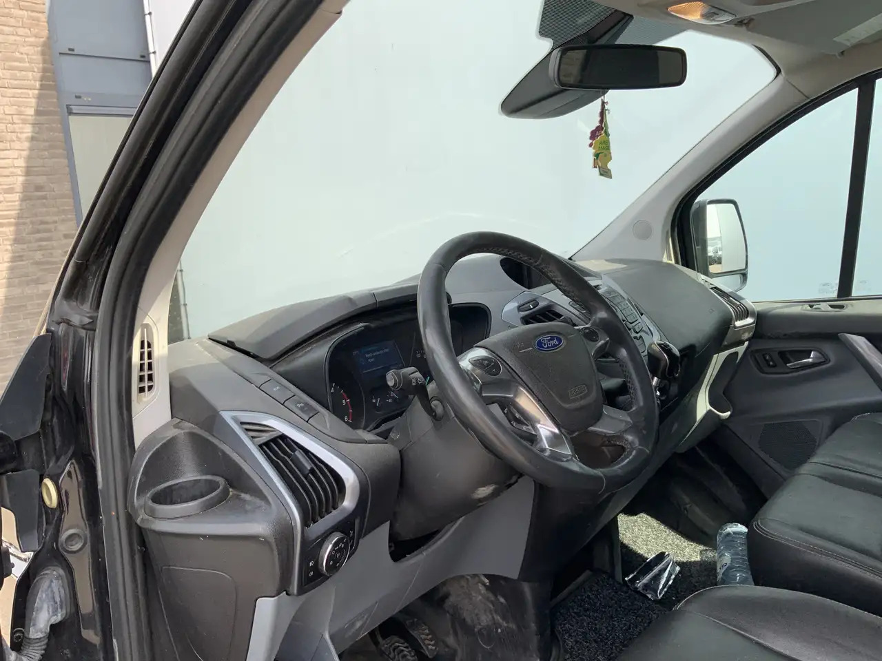 Ford Transit Custom 290 2.2 TDCI L1H1 Sport Airco Cruise 3 Zits Dub Sc - Kastenwagen: das Bild 5 Ford Transit Custom 290 2.2 TDCI L1H1 Sport Airco Cruise 3 Zits Dub Sc - Kastenwagen: das Bild 5