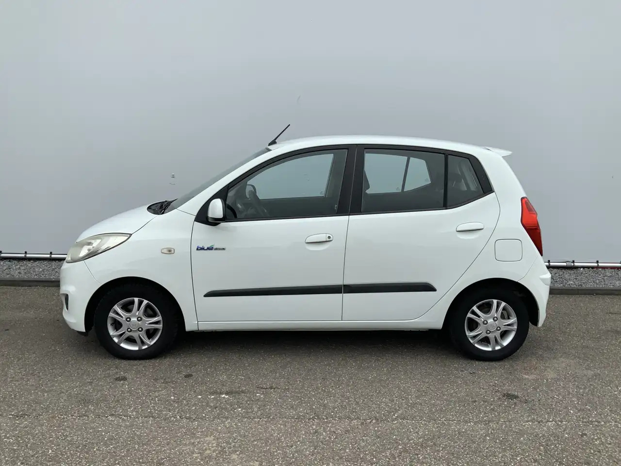 Hyundai i10 1.0 Pro 54083 KM! Airco, Lichtmetalen Wielen! - Schrägheck: das Bild 2 Hyundai i10 1.0 Pro 54083 KM! Airco, Lichtmetalen Wielen! - Schrägheck: das Bild 2
