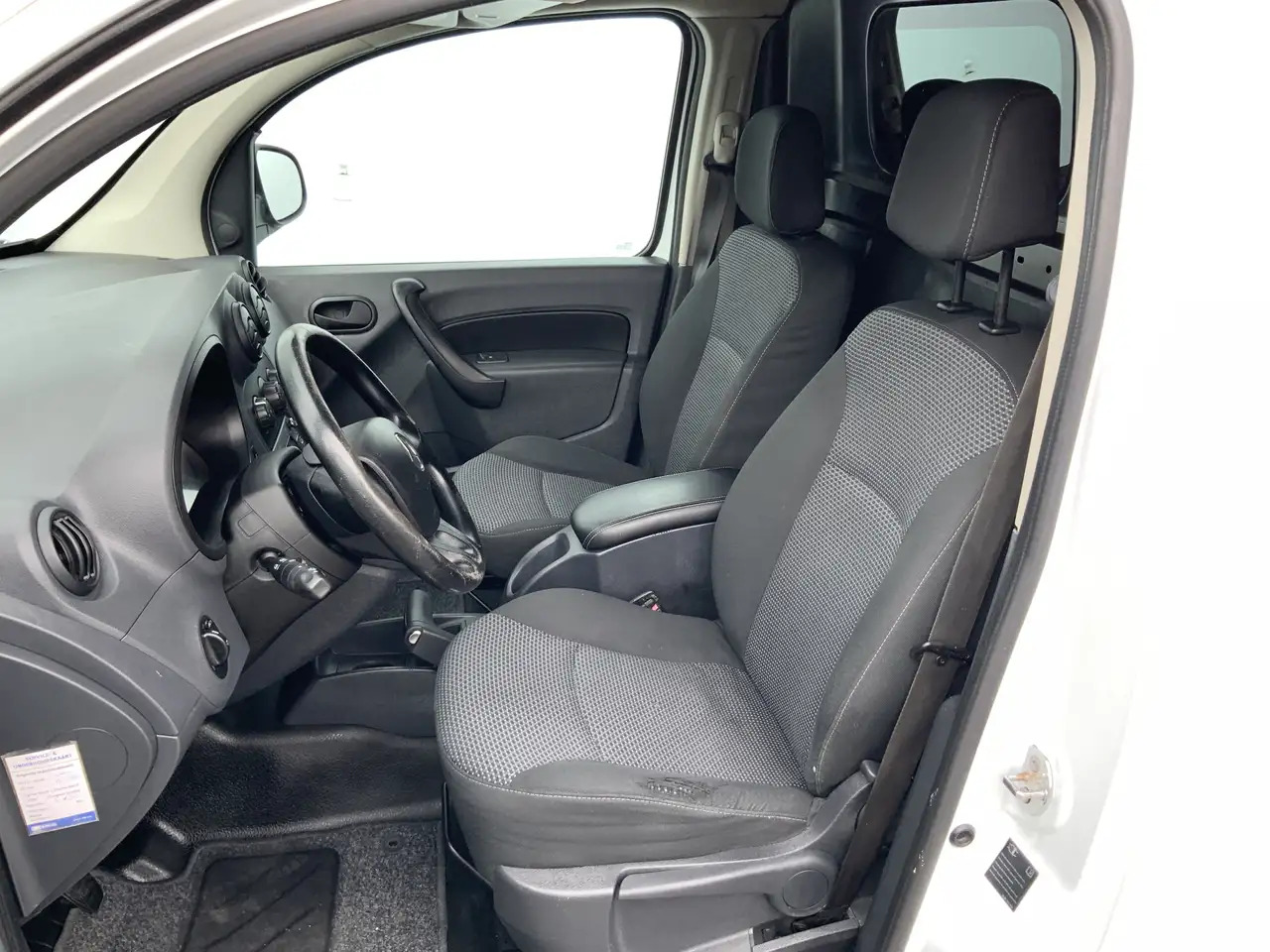 Mercedes-Benz Citan 109 CDI BlueEFFICIENCY Airco Alu Velg Trekhaak 105 - Kleintransporter: das Bild 4 Mercedes-Benz Citan 109 CDI BlueEFFICIENCY Airco Alu Velg Trekhaak 105 - Kleintransporter: das Bild 4