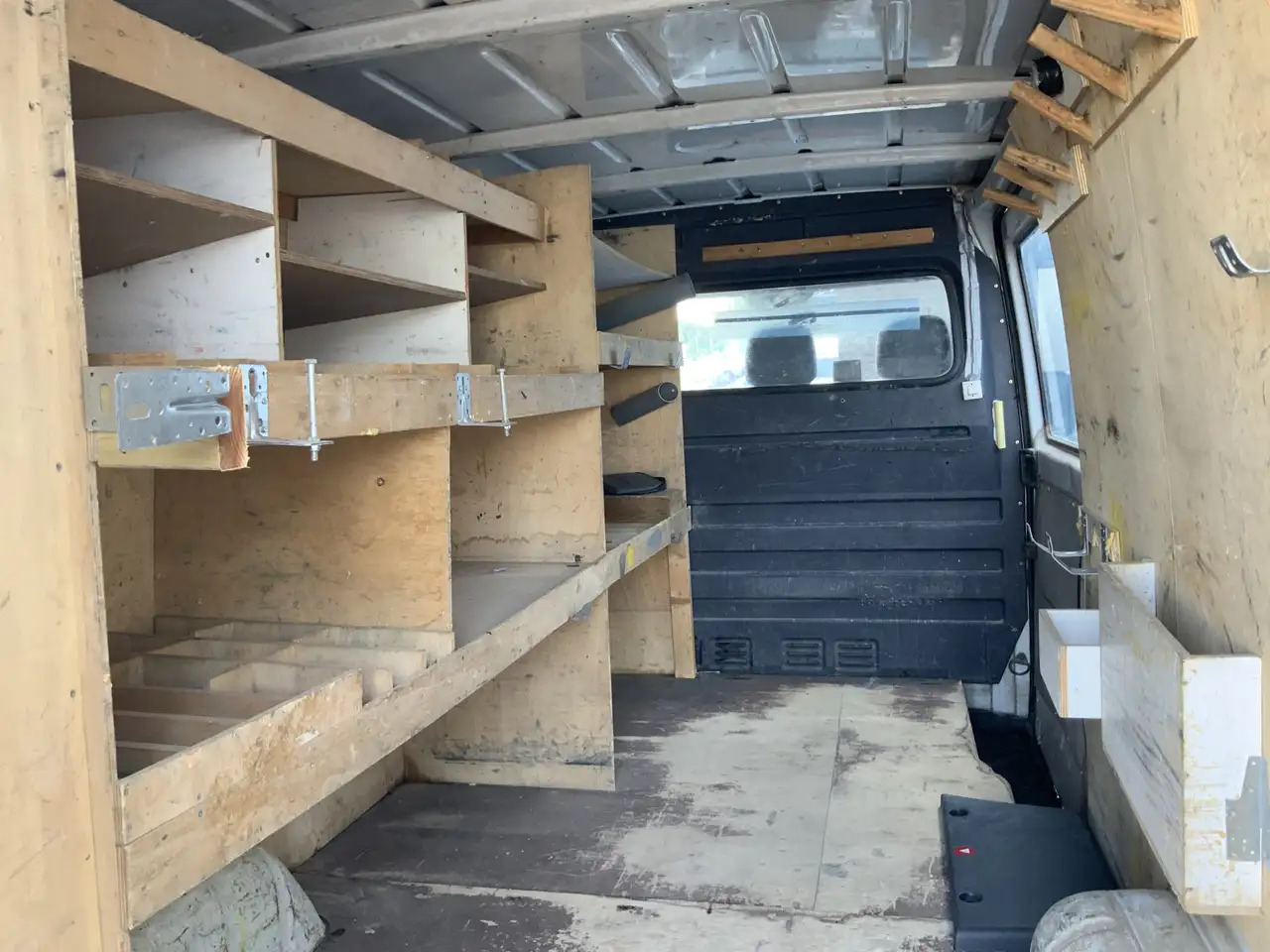 Mercedes-Benz Sprinter 208 CDI 2.2 355 L2H1 3 Zits Imperiaal Trap Trekhaa - Kastenwagen: das Bild 5 Mercedes-Benz Sprinter 208 CDI 2.2 355 L2H1 3 Zits Imperiaal Trap Trekhaa - Kastenwagen: das Bild 5