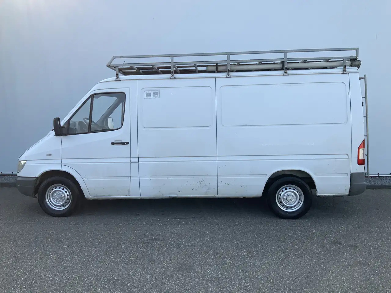 Mercedes-Benz Sprinter 208 CDI 2.2 355 L2H1 3 Zits Imperiaal Trap Trekhaa - Kastenwagen: das Bild 3 Mercedes-Benz Sprinter 208 CDI 2.2 355 L2H1 3 Zits Imperiaal Trap Trekhaa - Kastenwagen: das Bild 3
