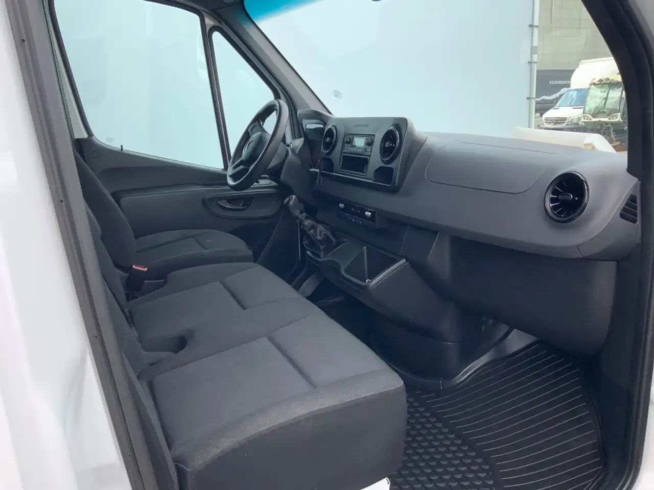 Mercedes-Benz Sprinter 314 2.2 CDI 366 L2H2 Airco 3 Zits Euro 6 - Kastenwagen: das Bild 4 Mercedes-Benz Sprinter 314 2.2 CDI 366 L2H2 Airco 3 Zits Euro 6 - Kastenwagen: das Bild 4