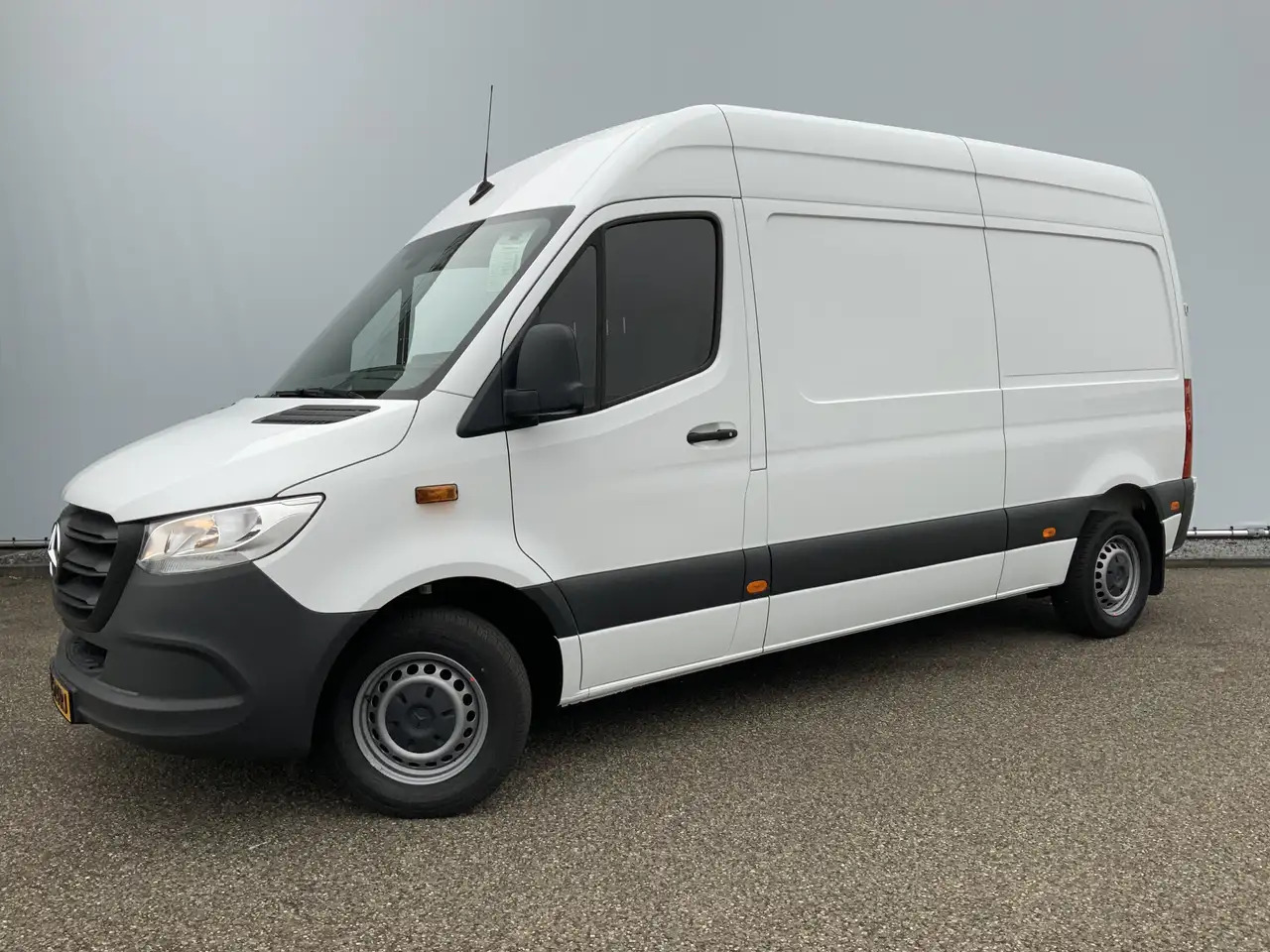 Mercedes-Benz Sprinter 314 2.2 CDI L2H2 Airco Camera Navi 3 Zits MBUX Sch - Kastenwagen: das Bild 1 Mercedes-Benz Sprinter 314 2.2 CDI L2H2 Airco Camera Navi 3 Zits MBUX Sch - Kastenwagen: das Bild 1