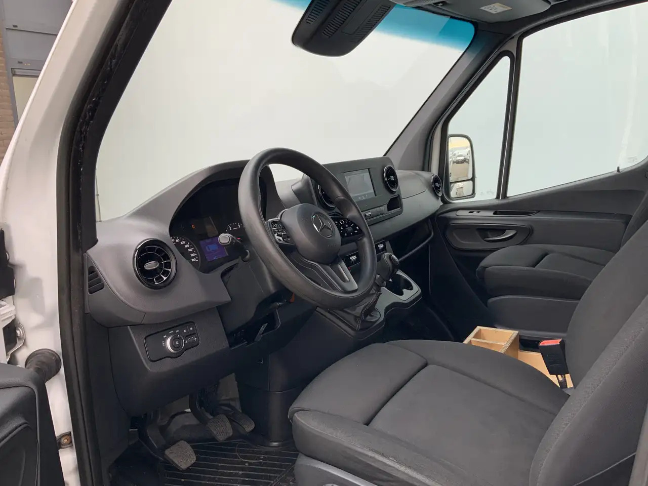Mercedes-Benz Sprinter 316 2.2 CDI L2H2 Airco Cruise Camera Navi Trekhaak - Kastenwagen: das Bild 4 Mercedes-Benz Sprinter 316 2.2 CDI L2H2 Airco Cruise Camera Navi Trekhaak - Kastenwagen: das Bild 4