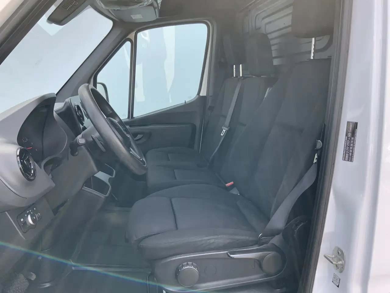 Mercedes-Benz Sprinter 316 2.2 CDI Maxi L3H2 Automaat Airco 3 Zits Navi T - Kastenwagen: das Bild 4 Mercedes-Benz Sprinter 316 2.2 CDI Maxi L3H2 Automaat Airco 3 Zits Navi T - Kastenwagen: das Bild 4