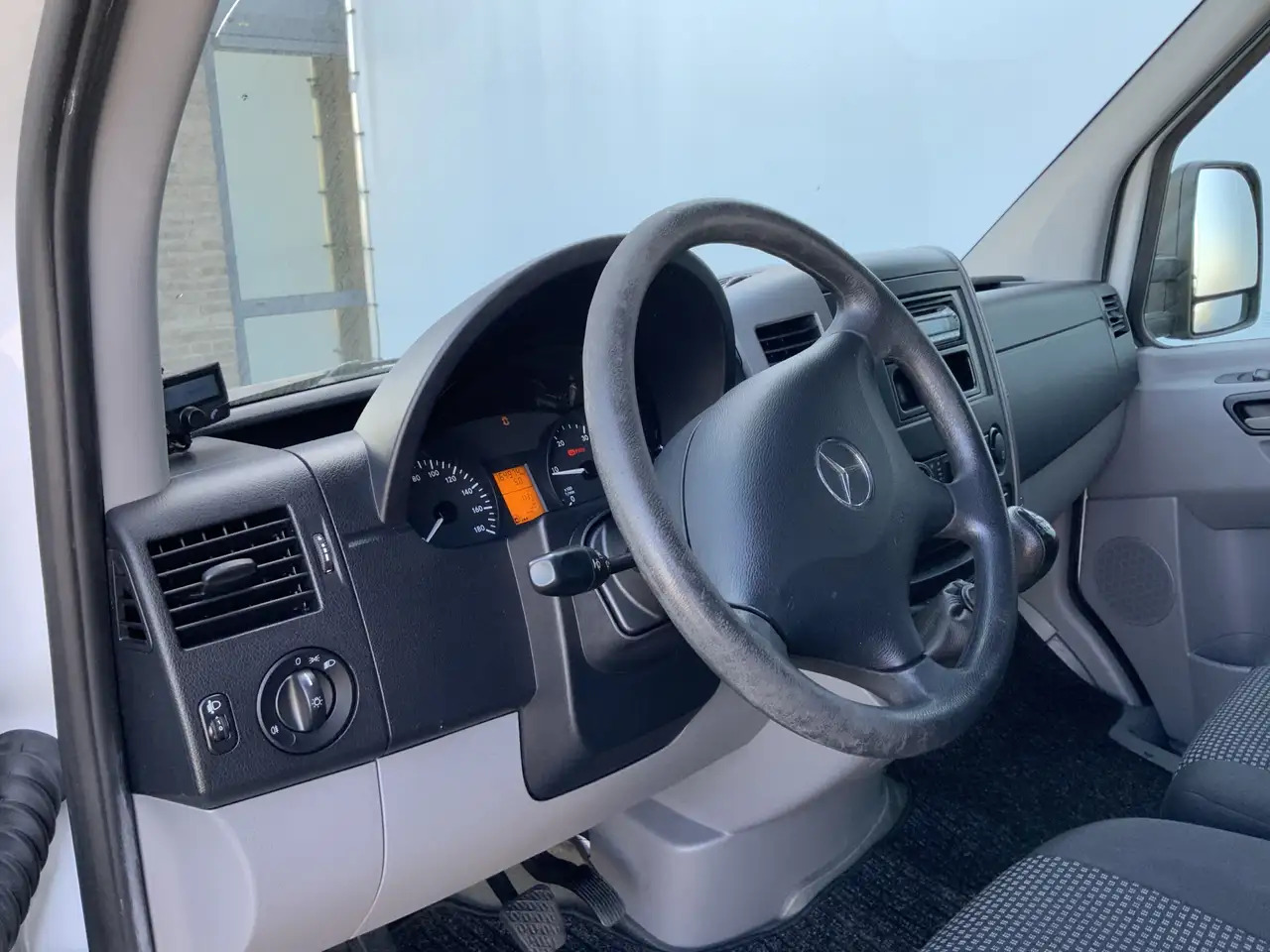 Mercedes-Benz Sprinter 515 2.2 CDI 432 Meubelbak 5,10 MTR.&Deuren Airco 3 - Koffer Transporter: das Bild 5 Mercedes-Benz Sprinter 515 2.2 CDI 432 Meubelbak 5,10 MTR.&Deuren Airco 3 - Koffer Transporter: das Bild 5
