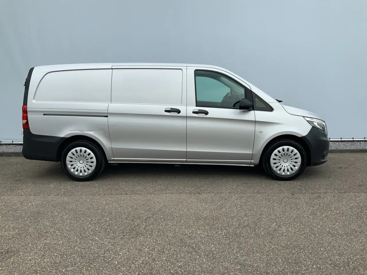 Mercedes-Benz Vito 119 CDI Lang Automaat Airco Cruise Trekhaak 2500 k - Kastenwagen: das Bild 3 Mercedes-Benz Vito 119 CDI Lang Automaat Airco Cruise Trekhaak 2500 k - Kastenwagen: das Bild 3