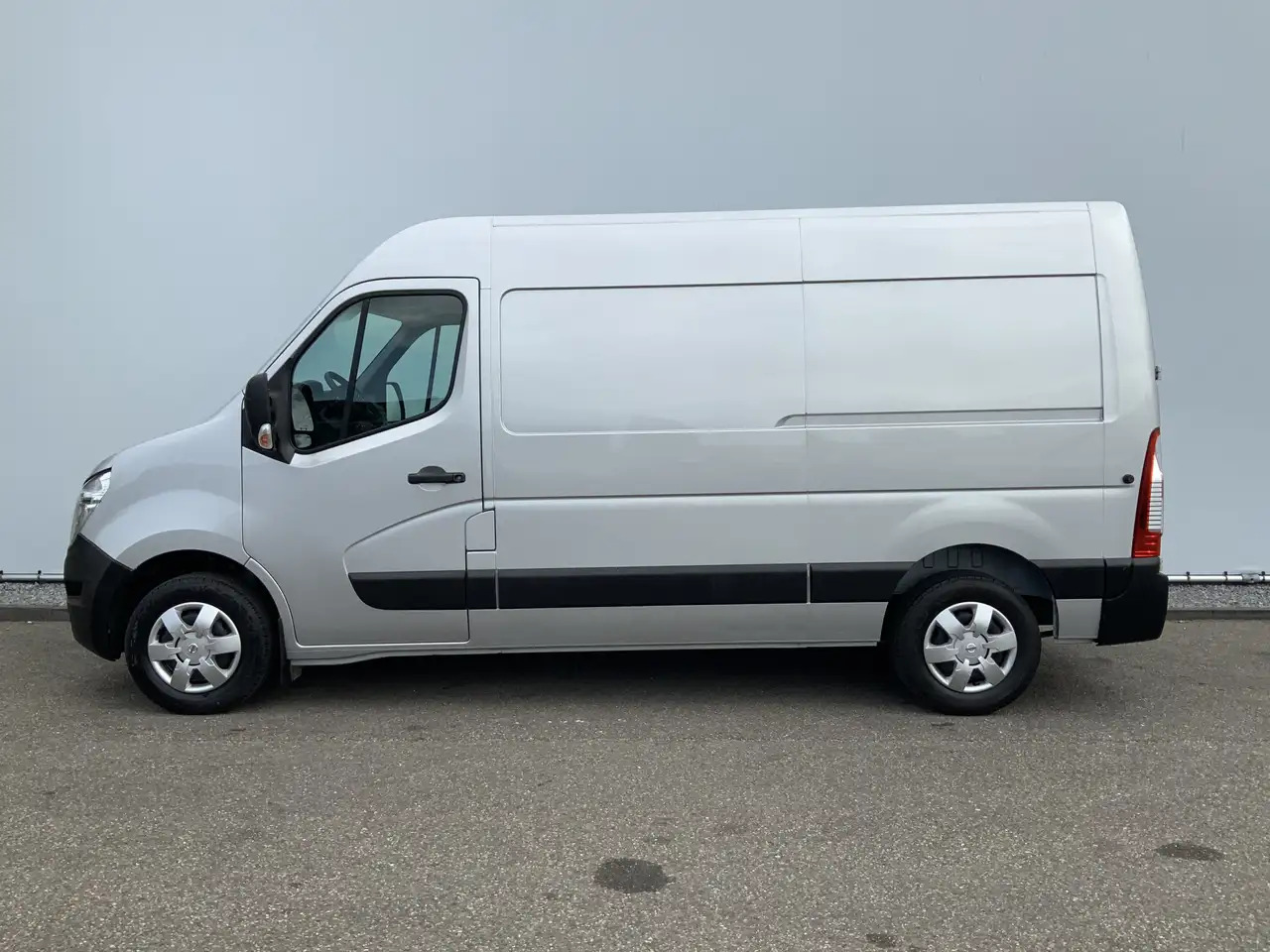 Nissan Interstar 2.3 dCi L2H2 Acenta Airco Cruise 3 Zits Camera Nav - Kastenwagen: das Bild 3 Nissan Interstar 2.3 dCi L2H2 Acenta Airco Cruise 3 Zits Camera Nav - Kastenwagen: das Bild 3
