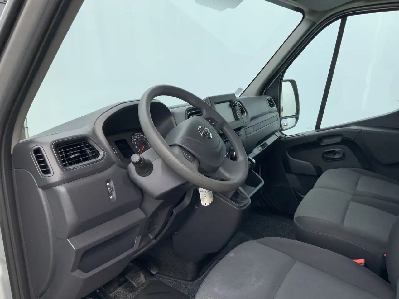 Nissan Interstar 2.3 dCi L2H2 Acenta Airco Cruise 3 Zits Camera Nav - Kastenwagen: das Bild 5 Nissan Interstar 2.3 dCi L2H2 Acenta Airco Cruise 3 Zits Camera Nav - Kastenwagen: das Bild 5