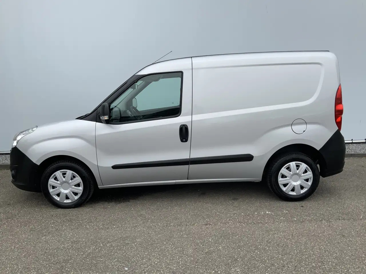 Opel Combo 1.3 CDTi L1H1 Edition Airco Euro 6 - Kleintransporter: das Bild 3 Opel Combo 1.3 CDTi L1H1 Edition Airco Euro 6 - Kleintransporter: das Bild 3