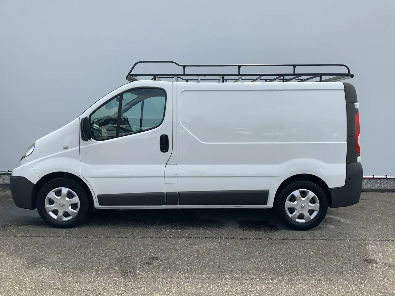 Renault Trafic 2.0 dCi T29 L1H1 Eco 3 Zits Imperiaal Trekhaak 200 - Kastenwagen: das Bild 3 Renault Trafic 2.0 dCi T29 L1H1 Eco 3 Zits Imperiaal Trekhaak 200 - Kastenwagen: das Bild 3