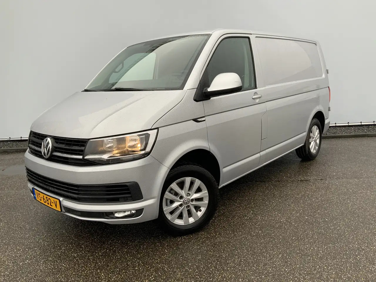 Volkswagen T6 Transporter 2.0 TDI L1H1 Highline Airco Cruise Alu Velg( R Por - Kastenwagen: das Bild 1 Volkswagen T6 Transporter 2.0 TDI L1H1 Highline Airco Cruise Alu Velg( R Por - Kastenwagen: das Bild 1
