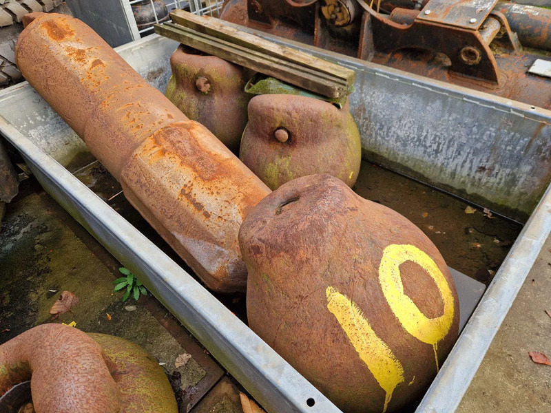 Diversen stalen sloopkogels / sloopbeulen - Abbruchschere für Baumaschine: das Bild 1 Diversen stalen sloopkogels / sloopbeulen - Abbruchschere für Baumaschine: das Bild 1