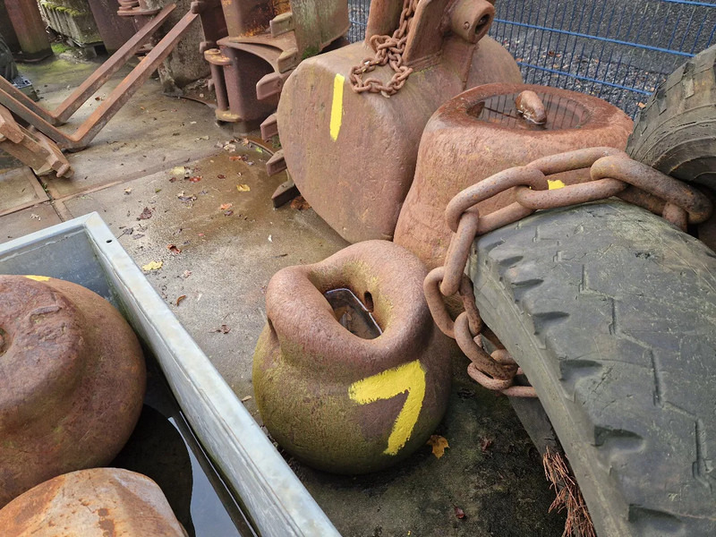 Diversen stalen sloopkogels / sloopbeulen - Abbruchschere für Baumaschine: das Bild 2 Diversen stalen sloopkogels / sloopbeulen - Abbruchschere für Baumaschine: das Bild 2