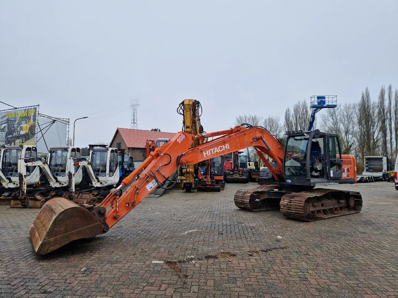 Hitachi ZX160LC-3 met zeer net rijwerk - Kettenbagger: das Bild 4 Hitachi ZX160LC-3 met zeer net rijwerk - Kettenbagger: das Bild 4