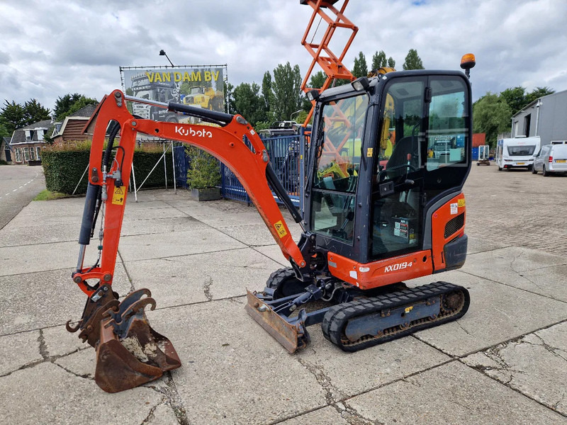 Kubota KX019-4 CW05 met 2 bakken - Minibagger: das Bild 1 Kubota KX019-4 CW05 met 2 bakken - Minibagger: das Bild 1