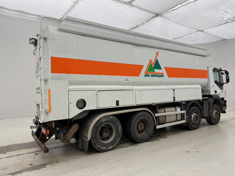 Iveco Eurotrakker 450* - Tankwagen: das Bild 4 Iveco Eurotrakker 450* - Tankwagen: das Bild 4