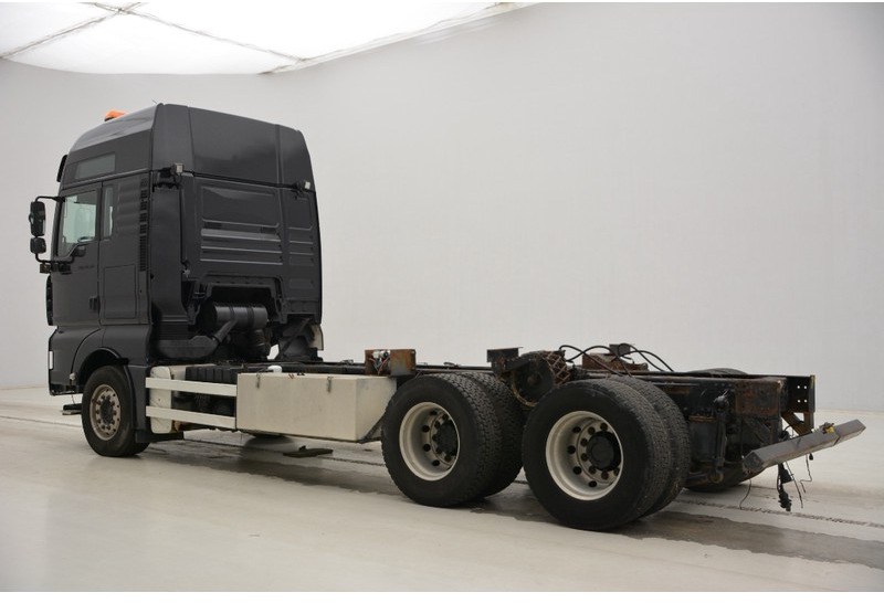Fahrgestell LKW MAN TGA 28.530 - 6x2: das Bild 7