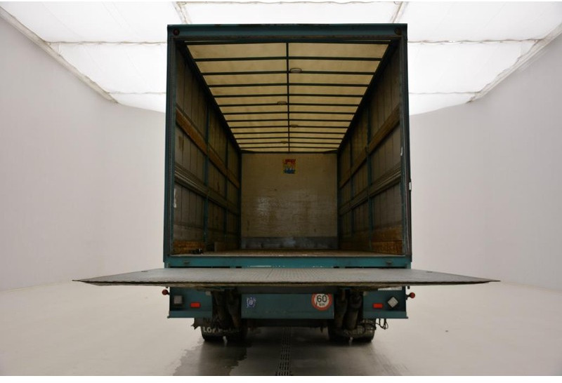 Mercedes-Benz Atego 1823 - damaged engine* - Plane LKW: das Bild 5 Mercedes-Benz Atego 1823 - damaged engine* - Plane LKW: das Bild 5