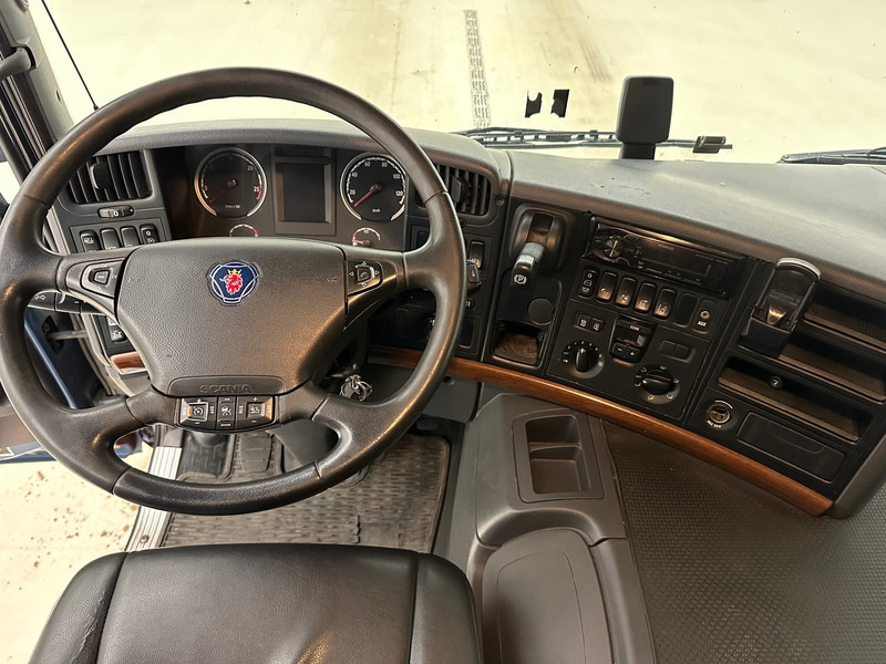 Sattelzugmaschine Scania P440: das Bild 12
