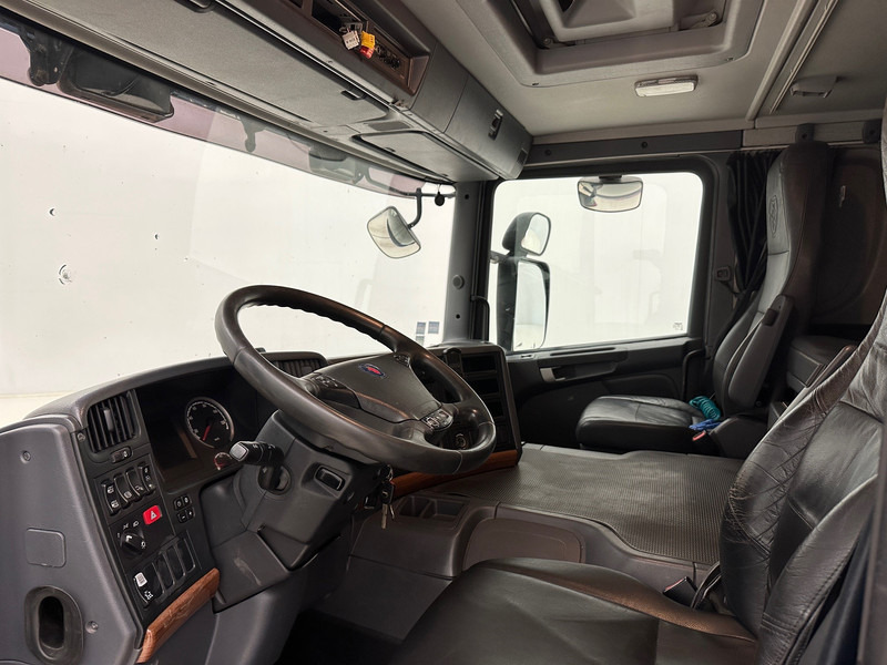 Sattelzugmaschine Scania P440: das Bild 10