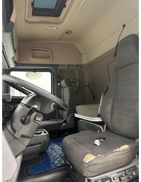 Sattelzugmaschine Scania R450: das Bild 9